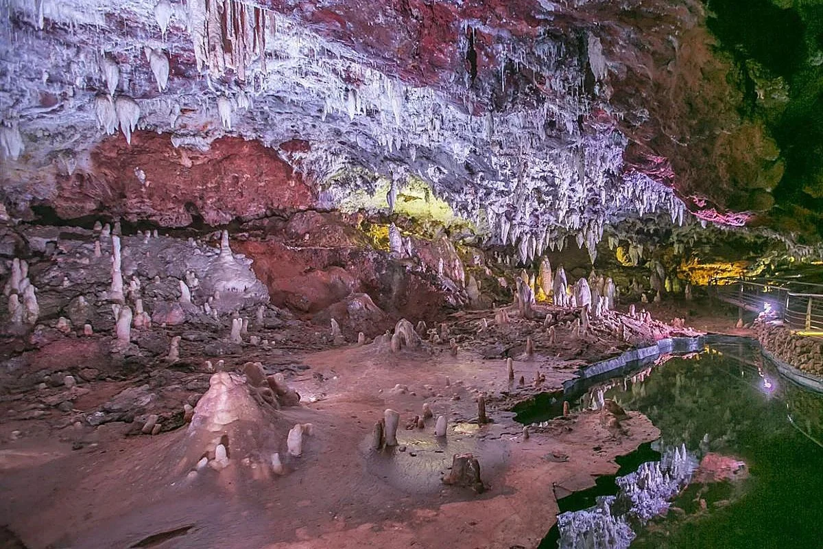 Cueva El Soplao cerca de la casa rural en Cantabria